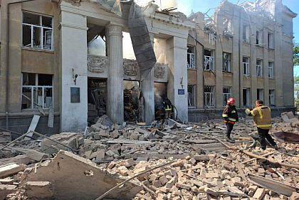Двоє людей загинули від російської атаки по навчальному закладу на Одещині