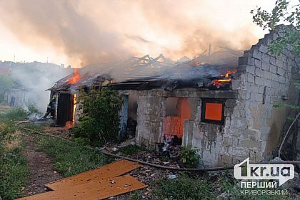 У Кривому Розі горіли 8 гаражів та сараїв