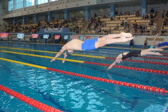 Пловцы из Кривого Рога завоевали 3 медали на областном чемпионате