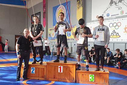 Криворожские борцы завоевали 29 медалей на чемпионате города