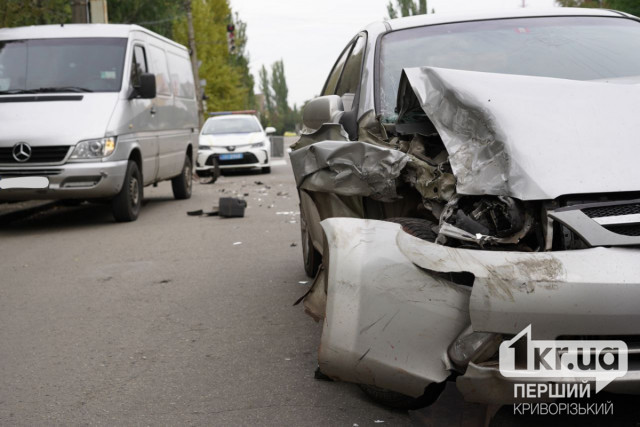 На одному з перехресть Кривого Рогу сталася ДТП: є постраждалий