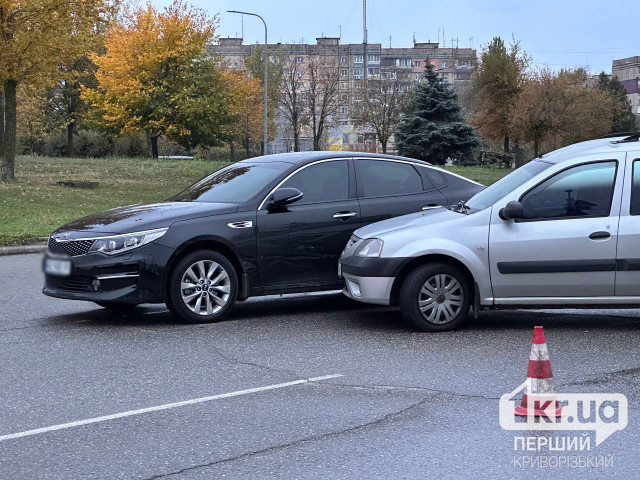 В Кривом Роге столкнулись два легковых автомобиля
