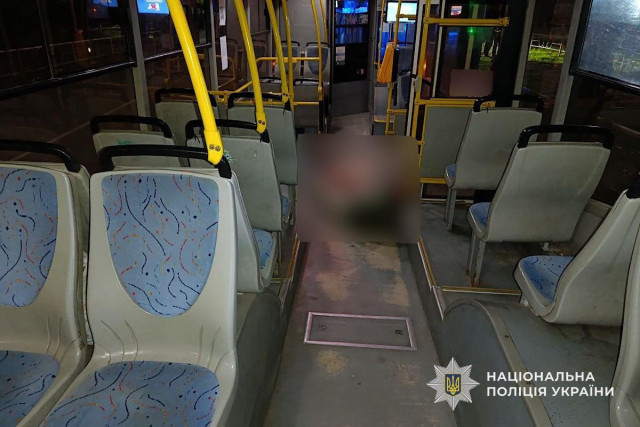 У Кривому Розі затримали чоловіка, який вбив пасажира ножем в автобусі