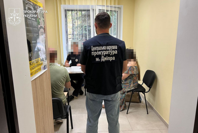 У Дніпрі чиновниця підписувала завищені угоди на електроенергію — справу передали до суду