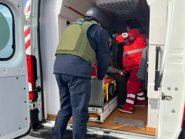 Російські окупанти вдарили по Дніпропетровщині, є поранені