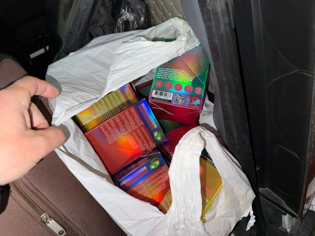 Из Варшавы в Кривой Рог: пограничники обнаружили контрафактные электронные сигареты