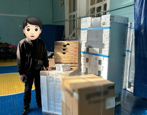 Детский дом из Кривого Рога получил новую компьютерную и бытовую технику