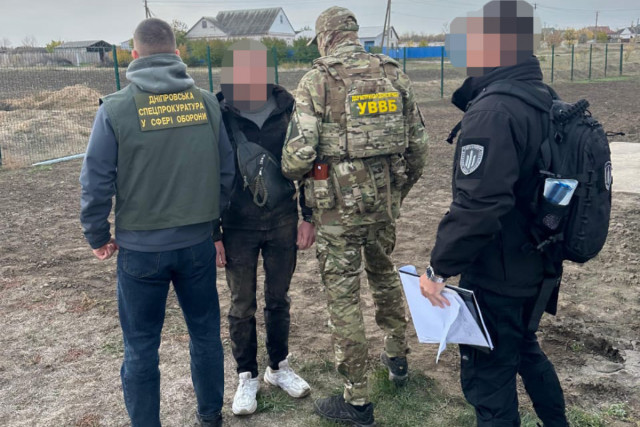 На Днепропетровщине пограничника задержали на взятке за службу в тылу