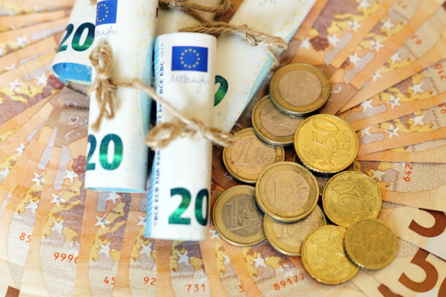 Евро и доллар подешевели: курс валют в Кривом Роге 30 октября