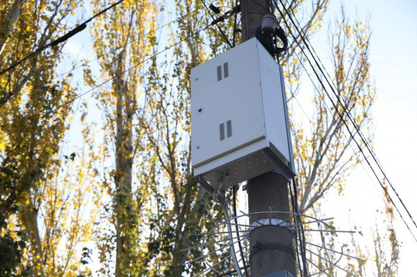 в Кривом Роге установили источники бесперебойного питания светофоров перекресток