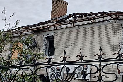 Из-за вражеских ударов на Днепропетровщине повреждены дома и сельхозтехника