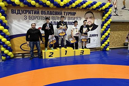 Спортсмены из Кривого Рога завоевали медали на областном чемпионате по вольной борьбе