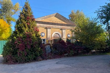 В Кривом Роге продают нежилое здание со всем необходимым для бизнеса