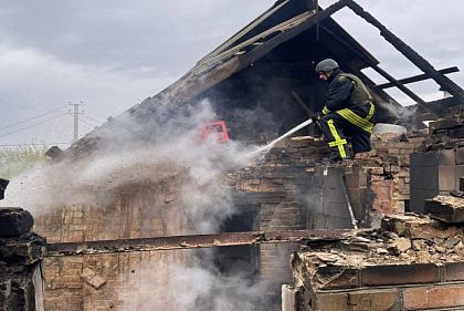 На Днепропетровщине вражеские атаки повредили дома, магазины и лицей