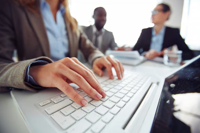 Криворожан приглашают на ярмарку вакансий: каких специалистов ищут