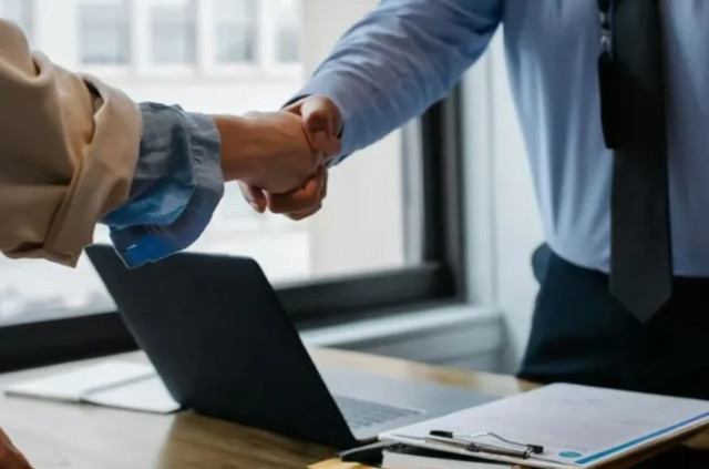 Стильмейкер, флотатор, наездник: редкие профессии, на которые в Украине искали работников