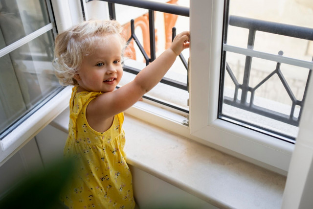 У Кривому Розі двоє дітей випали з вікна