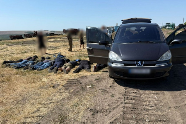 Біля кордону з Молдовою затримали мешканців Дніпропетровщини та інших областей України