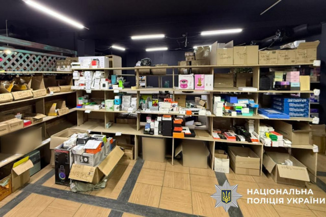 На Дніпропетровщині викрили схему продажу фейкових ґаджетів