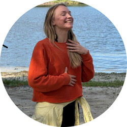 Спикерка Юлия