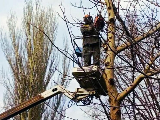 На Днепропетровщине обезопасят 3 000 километров электросетей от аварий во время непогоды На Днепропетровщине обезопасят 3 000 километров электросетей от аварий во время непогоды