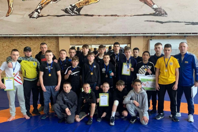 Криворізькі спортсмени вибороли призові місця на обласному чемпіонаті з вільної боротьби Криворізькі спортсмени вибороли призові місця на обласному чемпіонаті з вільної боротьби