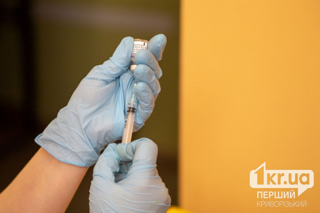 В Україну надійшло понад 100 тисяч доз вакцини для дітей від дифтерії та правця В Україну надійшло понад 100 тисяч доз вакцини для дітей від дифтерії та правця