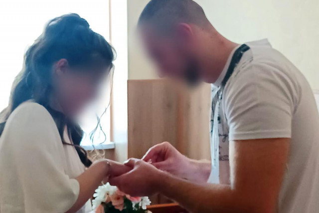 В Криворожской колонии осужденный женился на своей возлюбленной В Криворожской колонии осужденный женился на своей возлюбленной