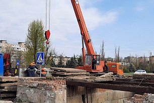 Криворізька теплоцентраль ремонтує магістральний трубопровід у Саксаганському районі міста
