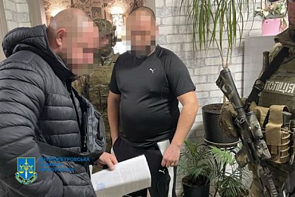 Вкрали 7 мільйонів гривень: викрили директора комунального підприємства Кривого Рогу та ще 9 учасників