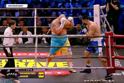 Боксер из Кривого Рога Игорь Шевадзуцкий проиграл Баходиру Джалолову, но заставил чемпиона беспокоиться