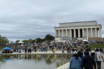 Учасники шостого Саміту у Вашингтоні вийшли на мітинг із закликами підтримувати Україну і надалі