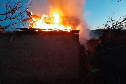 Пострадал мужчина: в ночь на 14 апреля оккупанты атаковали Никопольщину и Синельниковщину