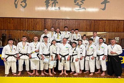 Криворожские каратисты привезли десятки наград с Чемпионата Украины
