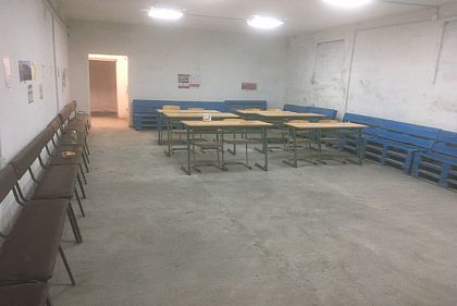 Воспитательная работа полиции: укрытие из Апостолово, которое разбили накануне, привели в порядок