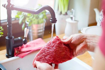 Криворожан предостерегают от покупки мяса через Интернет