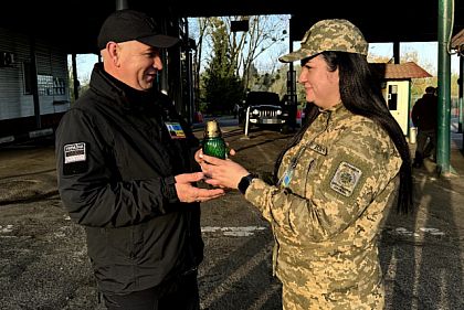 Пасхальная святыня пересекла украинскую границу: Благодатный огонь уже в Украине