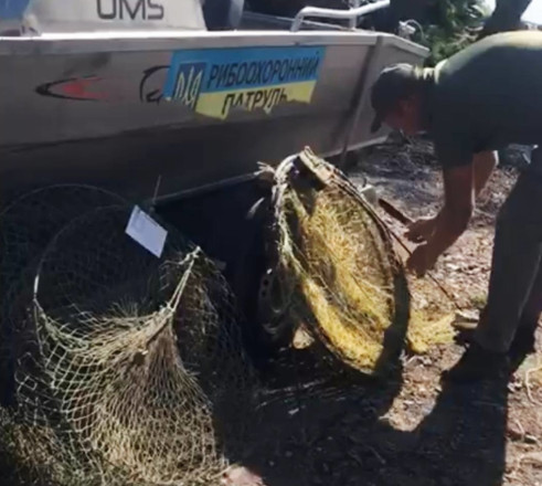 С водохранилища на Днепропетровщине убрали незаконные орудия рыболовства