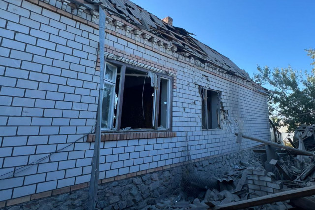 Ворог обстріляв сім громад Дніпропетровщини уночі 8 вересня