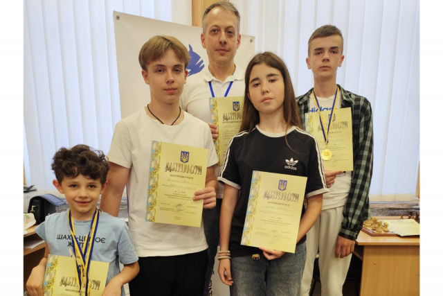 Юные криворожские шахматисты заняли призовые места на областном Чемпионате