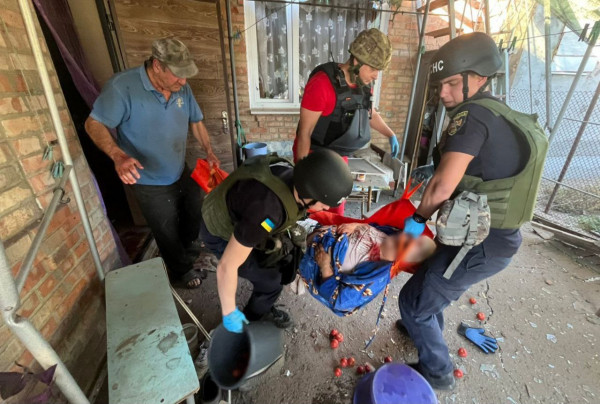 через ворожі атаки поранена жінка атаки на Нікопольщину