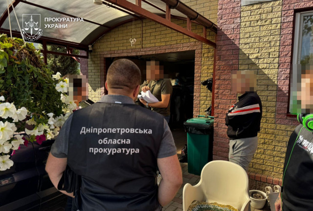 В Днепре группа мошенников отбирала недвижимость через фиктивные договоры