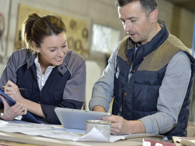 Гильоширник, сюрвейер, шлюмовщик: какие редкие профессии существуют в Украине