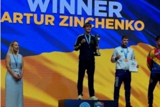 Криворожане завоевали золото и бронзу на Чемпионате Европы по кикбоксингу