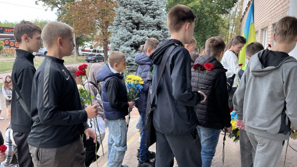 у Кривому Розі вікрили меморіальну дошку загиблому воїну меморіальна дошка