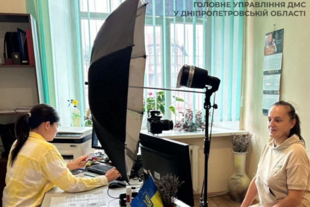 У Кривому Розі жінка, яка жила без документів понад 30 років, стала громадянкою України