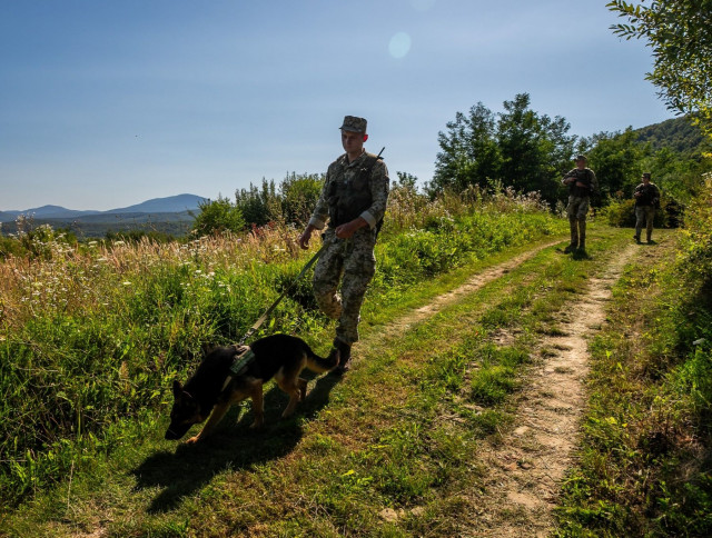 В высокогорье Карпат задержали нарушителей границы с Днепропетровщины