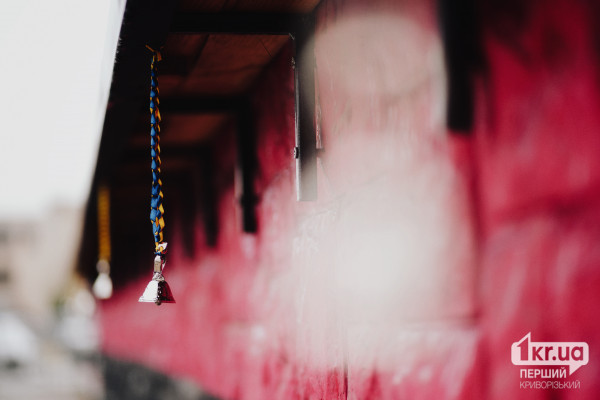 в Кривом Роге на потолке установили колокольчики Стелла Героев