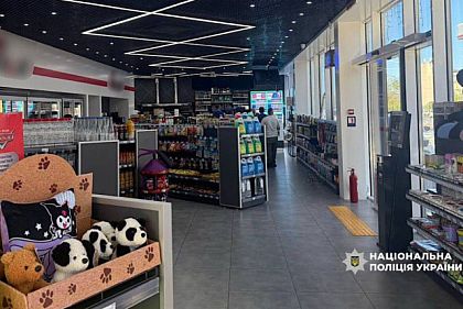 Полиция задержала криворожанина за кражу 100 тысяч гривен с АЗС