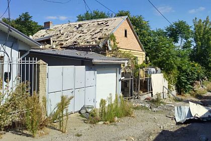 В Днепропетровской области от вражеских дронов загорелись два дома